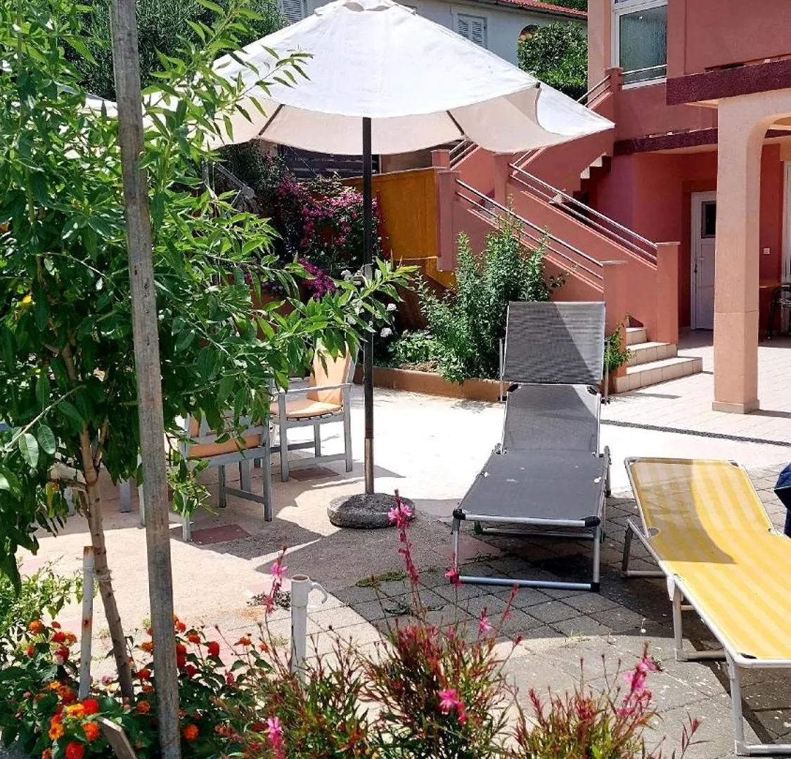 Apartment Olive House Rab Barbat na Rabu